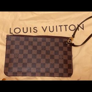 AUTHENTIC LOUIS VUITTON WRISTLET 🎁